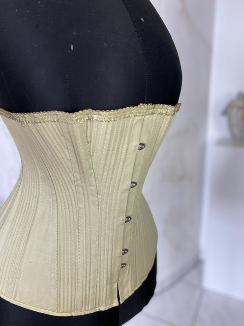 1 antique corset 1895