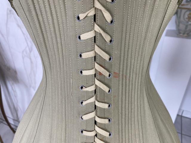 7 antique corset 1895