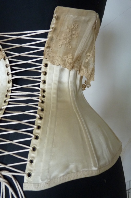 21 antique victorian corset 1895