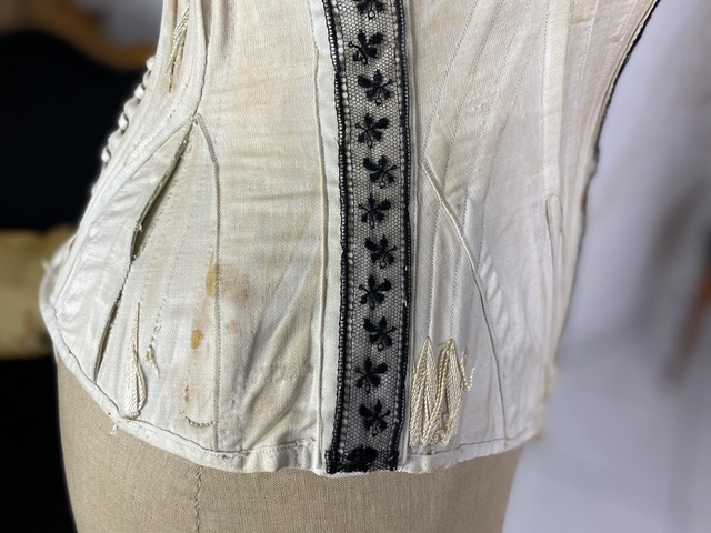 12 antique corset 1900