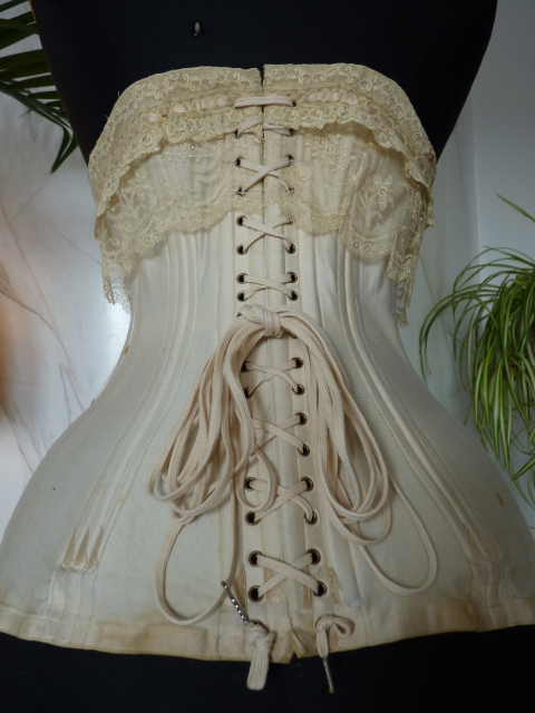 21 antique corset 1900