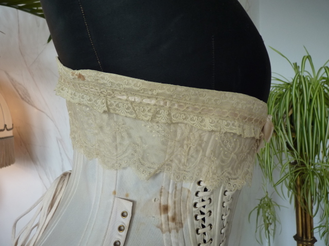 23 antique corset 1900