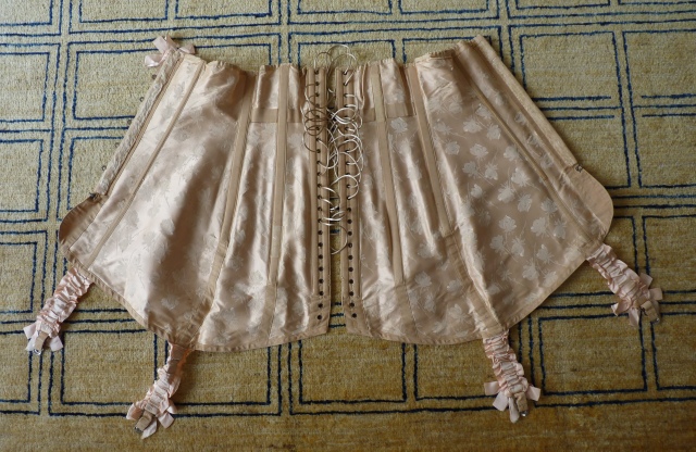 106 antique corset 1900