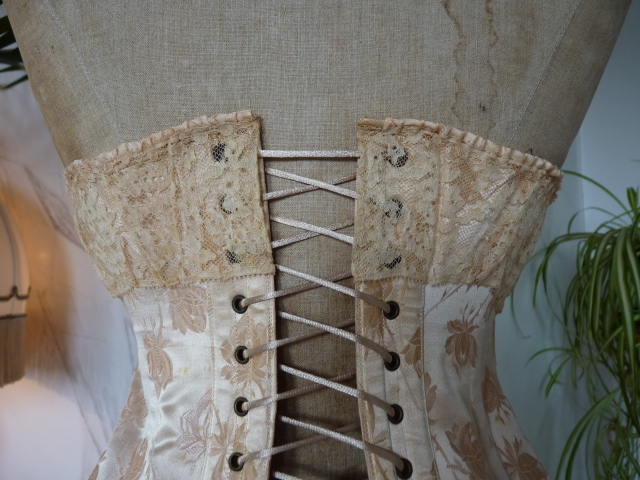 19 antique corset 1900