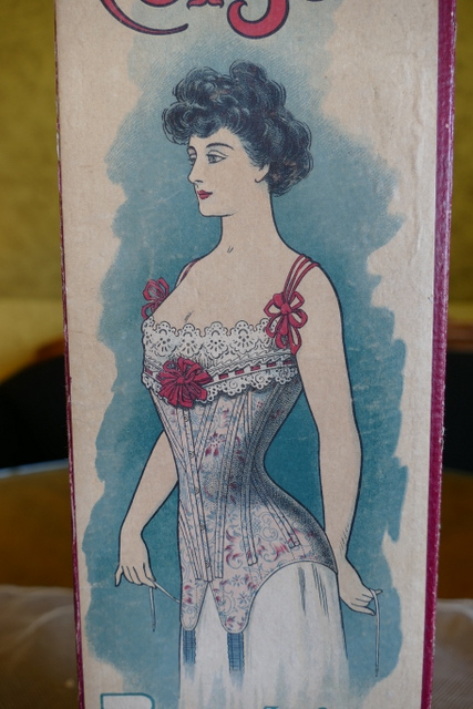 1 antique corset box 1903