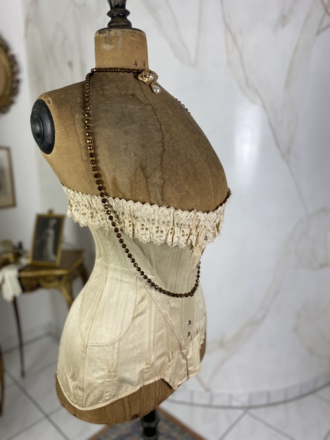 14 antique AU ROYAL corset 1904