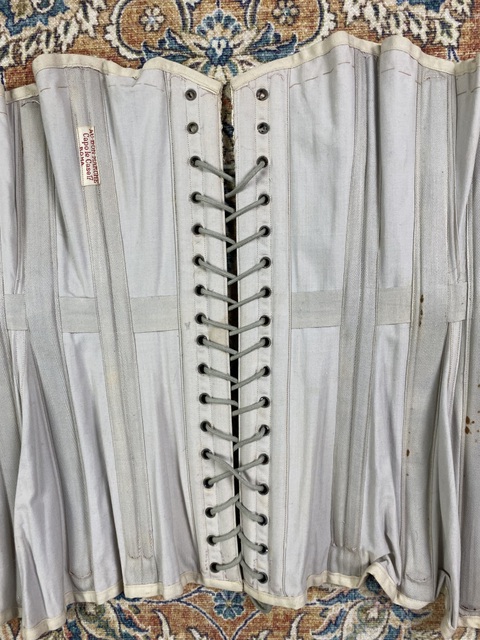15 antique corset 1904