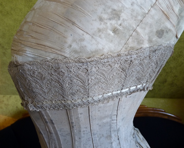 14 antique corset mannequin 1904