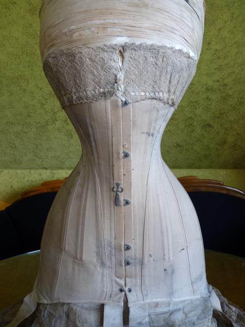 3 antique corset mannequin 1904