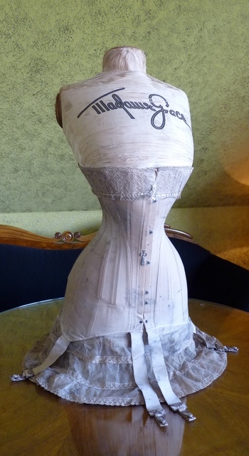8 antique corset mannequin 1904