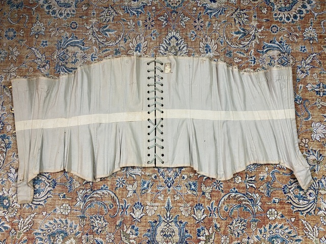 16 antique corset 1906