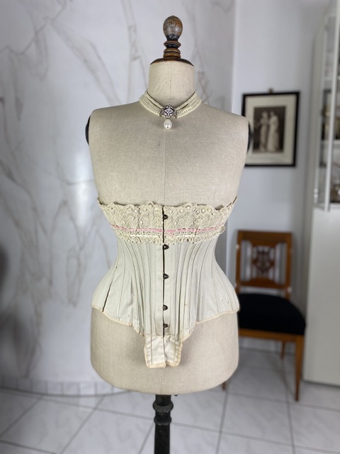 2 antique corset 1906