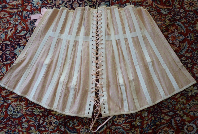100 antique corset 1908