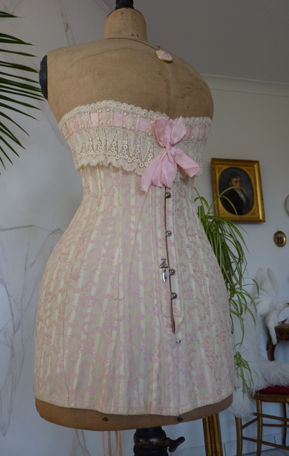 10 antique corset 1908