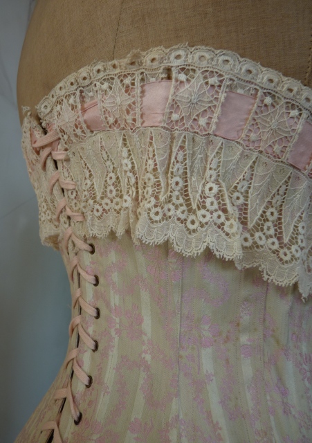 16 antique corset 1908