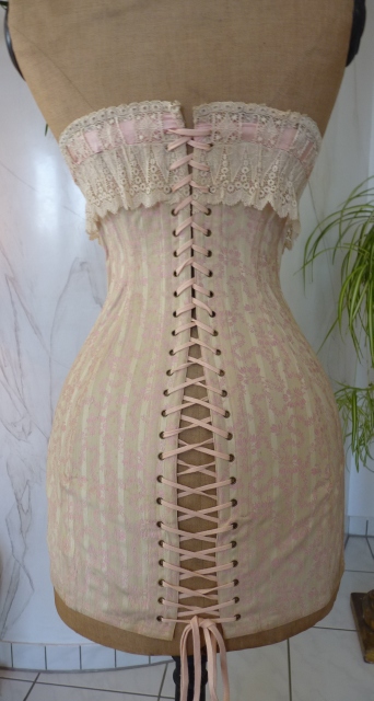 19 antique corset 1908