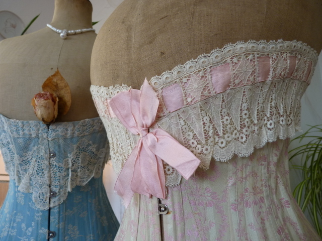 204 antique corset 1908