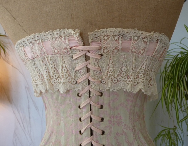 20 antique corset 1908