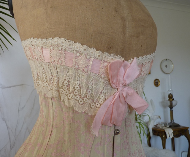 8 antique corset 1908