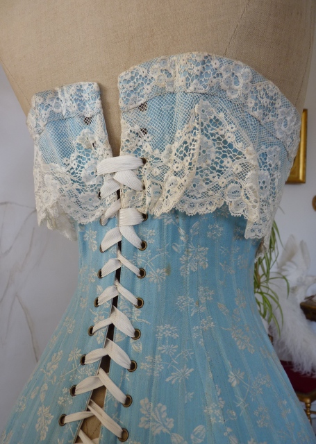 24 antique corset 1908