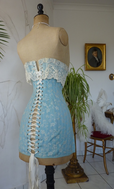 25 antique corset 1908