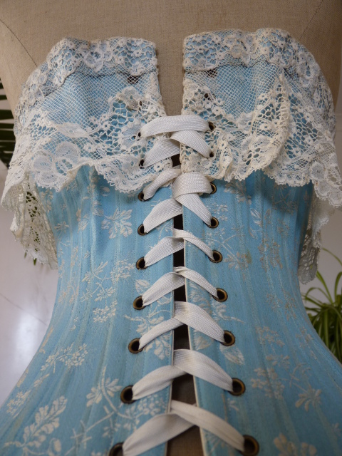 29 antique corset 1908