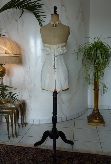 2 antique au royal corset 1910