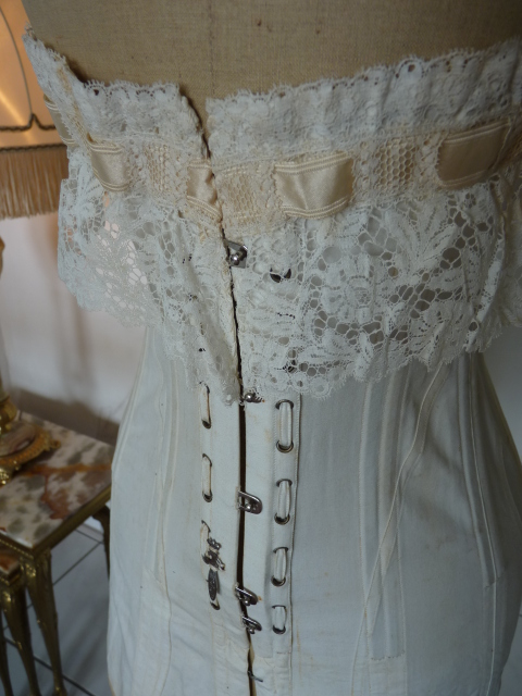 7a antique au royal corset 1910