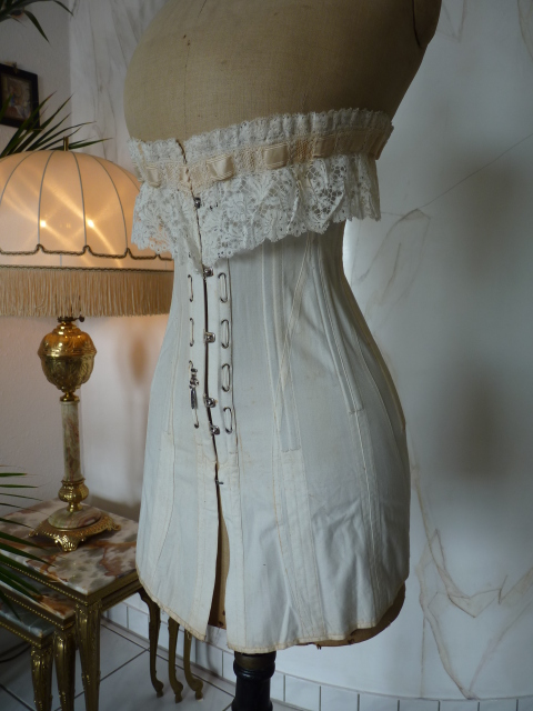 antique au royal corset 1910