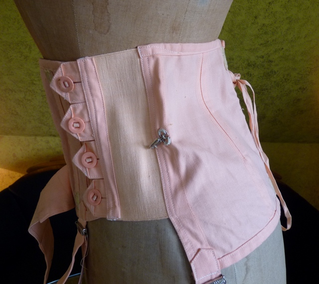 17 antique corset 1920
