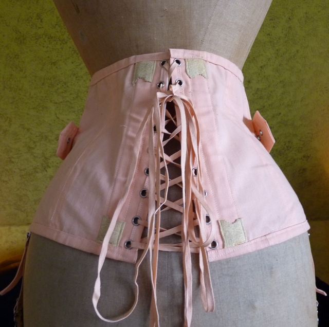 8 antique corset 1920