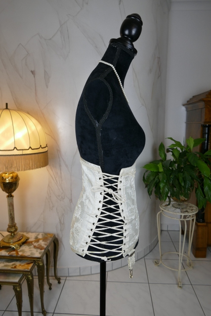 12 antique corset 1923