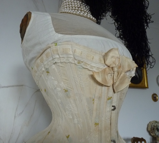 22 corset antiguo