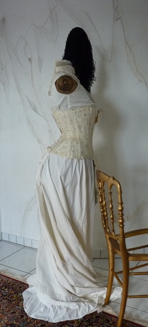 29 antique corset