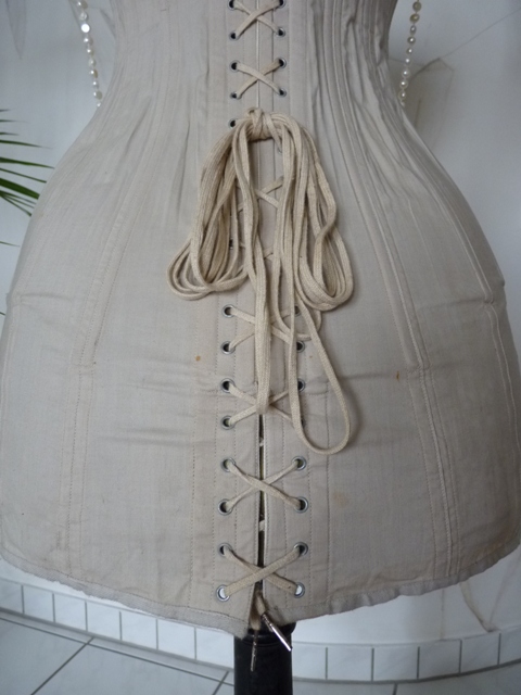 14 antieke corset