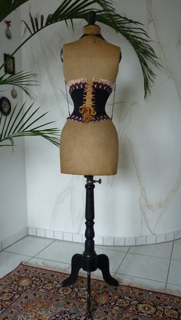 19 antiek corset