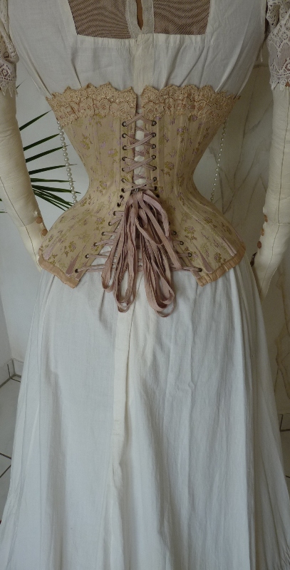 28 antiek corset