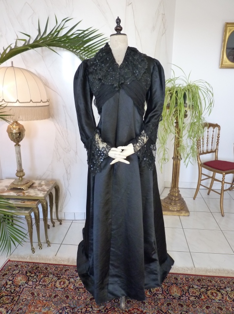 16 Emilio Ghezzi dressing gown 1880