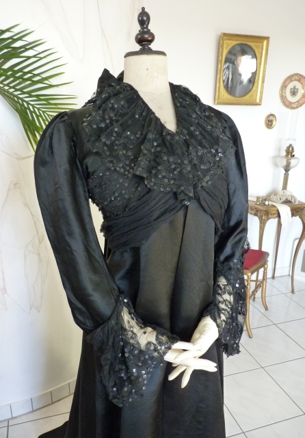 18 Emilio Ghezzi dressing gown 1880