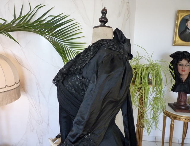 24 Emilio Ghezzi dressing gown 1880
