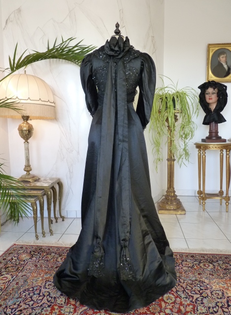 35 Emilio Ghezzi dressing gown 1880