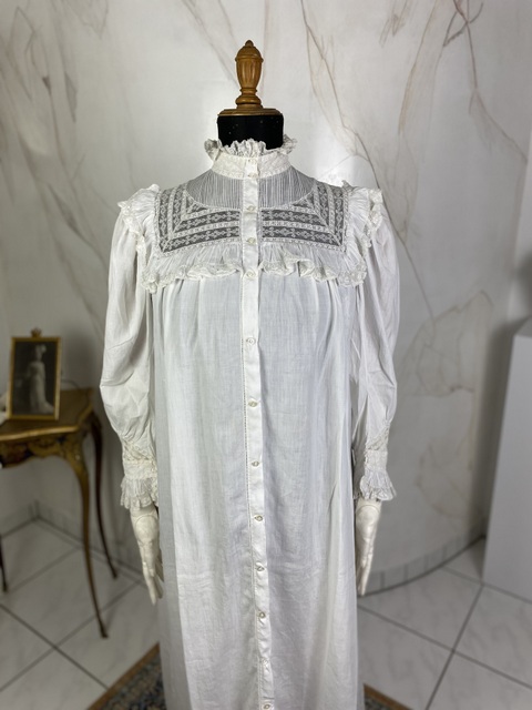 15 antique Loenvisson nightgown 1895