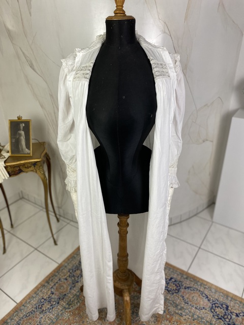17 antique Loenvisson nightgown 1895