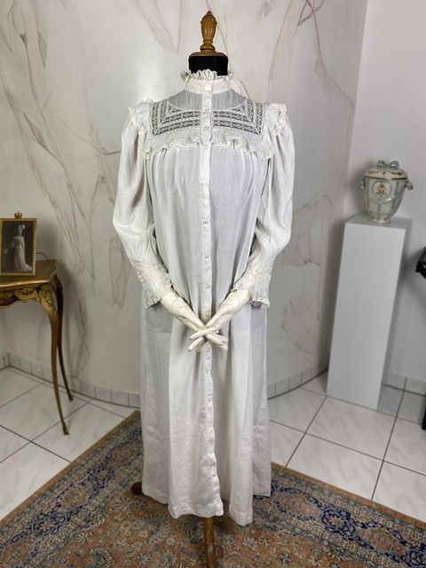 antique Loenvisson nightgown 1895