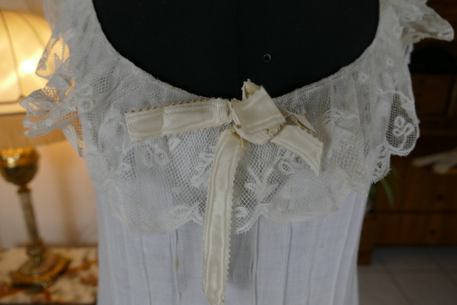 1 antique negligee 1904