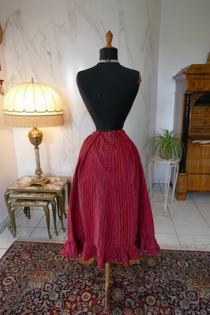 6 antique petticoat 1900