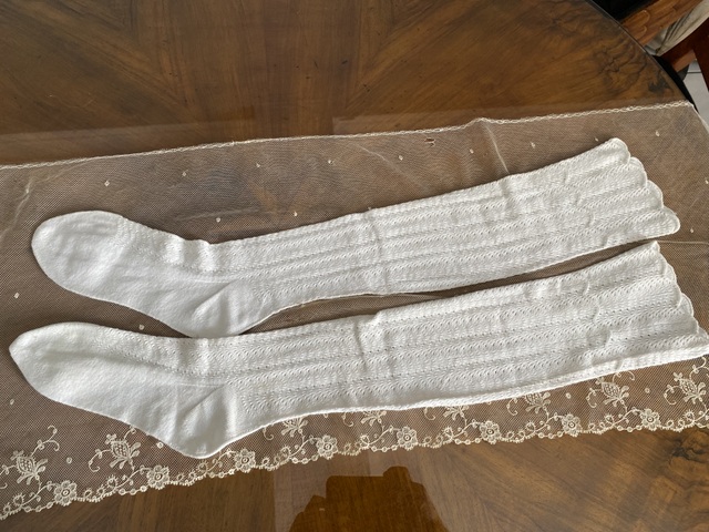 6 antique stockings 1879
