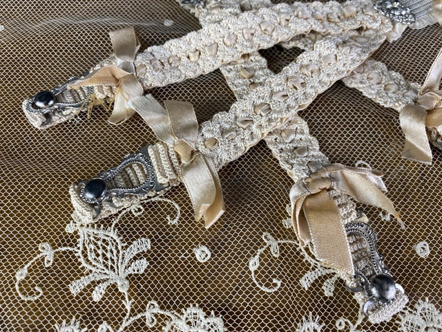 10 antique garters 1890
