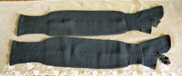 1 antique stockings 1910