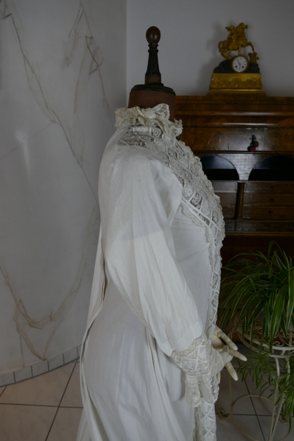 19 antique boudoir robe 1877